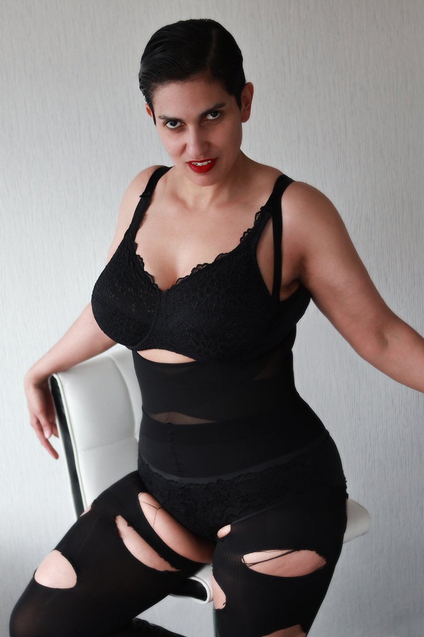 Celine Bara - Free nude pics, galleries & more at Babepedia