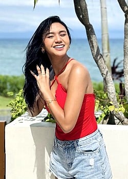 Celine Nobleza image 1 of 1