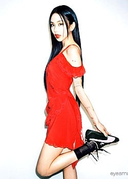 Chaeyoung image 2 of 3