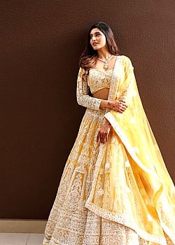 Chandni Bainz image 4 of 4