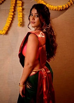 Chandni Bhagwanani image 3 of 4