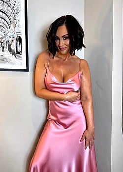 Chanelle Hayes image 4 of 4