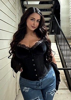 Charli Kay image 3 of 4