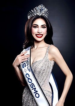 Chelsea Fernandez image 4 of 4
