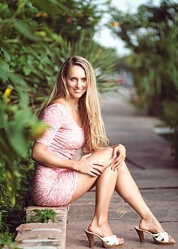 Chelsea Marie (Model) image 2 of 4