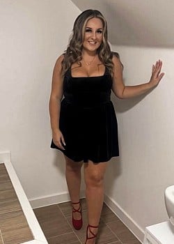 Chelsea Walker image 1 of 2