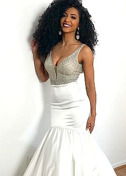 Cheslie Kryst image 2 of 4