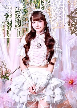 Chiba Yuna image 2 of 3