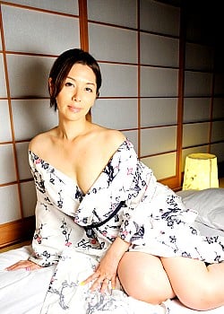 Chisato Shoda image 2 of 3