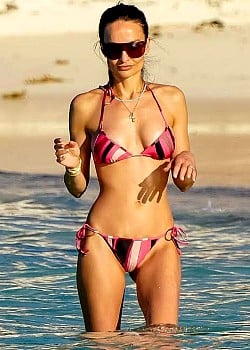Chloe Bartoli image 2 of 3
