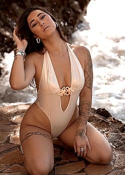 Chloe Callista image 1 of 4