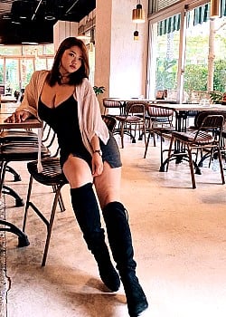 Chloe Fit image 4 of 4