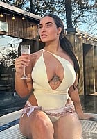 Chloe Fleming profile photo