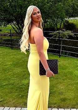 Chloe Harrison image 3 of 4