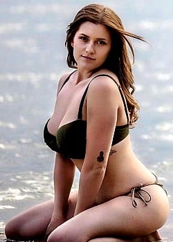 Chloe Maddren image 2 of 2
