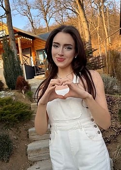 Chloe Marini image 4 of 4