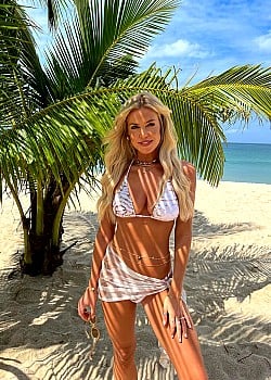 Chloe Meadows image 2 of 4