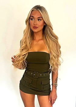 Chloe Pries image 1 of 1