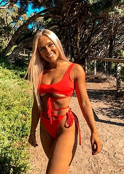 Chloe Roberts image 4 of 4