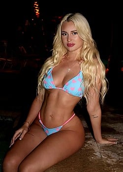 Chloe Rose Smith image 2 of 4