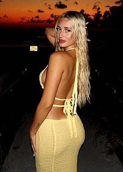Chloe Rose Smith image 4 of 4