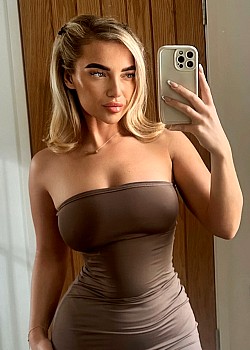 Chloe-Leigh Fisk image 2 of 4