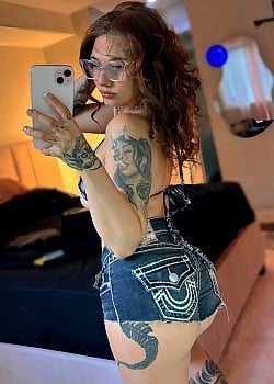 Chloetease image 3 of 4
