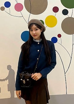 Choi Seulgi image 2 of 3
