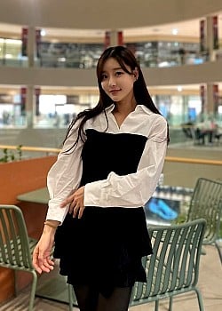 Choi Seulgi image 3 of 3