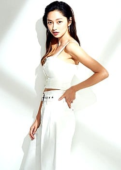 Choi Yu-Hwa image 1 of 2