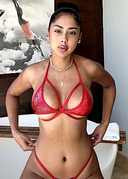 Chontelle Sewett image 2 of 3