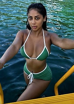 Chontelle Sewett image 3 of 3