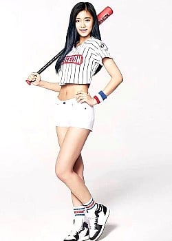 Chou Tzu-yu image 2 of 4