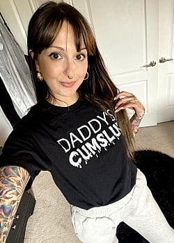 Chrissy XO image 2 of 2