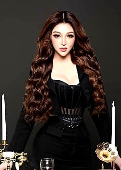 Chynthia Dewi image 3 of 4