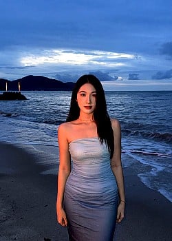 Cindy Ni image 3 of 4