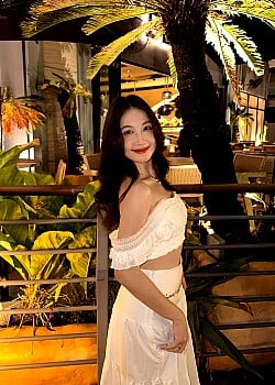 Cindy Ni image 1 of 4