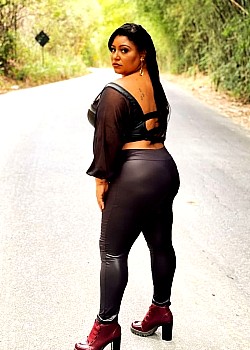 Cintia Mara image 3 of 4