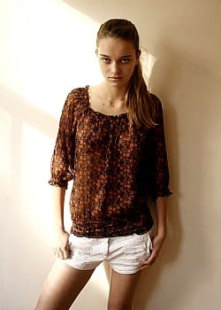 Claire de Jong image 2 of 2