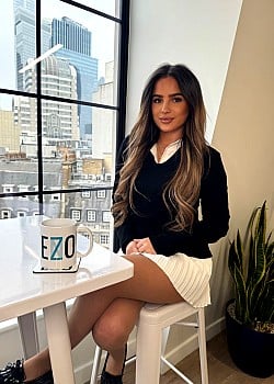 Clara Alves image 3 of 4