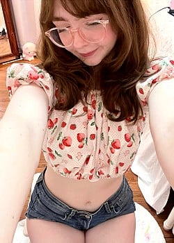 Clara Belle image 4 of 4