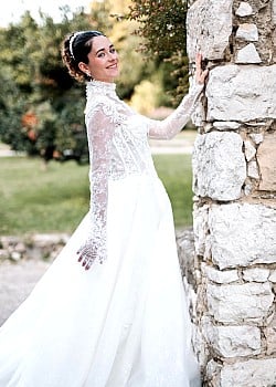 Clara Riviera image 3 of 4