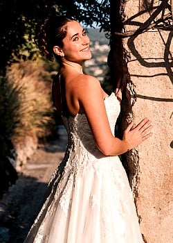 Clara Riviera image 4 of 4