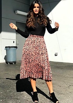 Clarissa Molina image 3 of 4