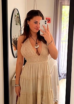 Claudia Holmes image 2 of 4