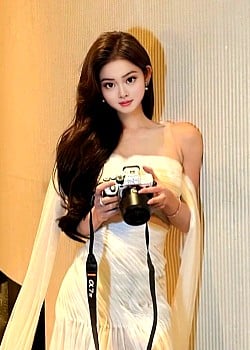 Coco Chiang image 2 of 3