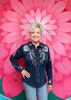 Connie Smith (Singer) image 2 of 2