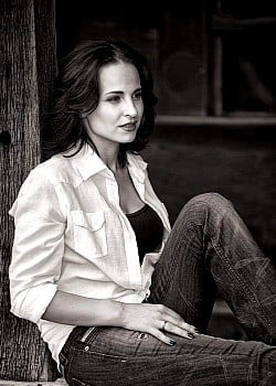 Corina Ungureanu image 2 of 3