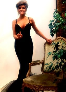 Corinne Alphen image 2 of 4
