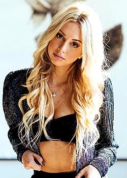 Corinne Olympios image 1 of 4